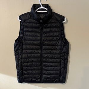 Uniqlo women’s Quilted Black Vest